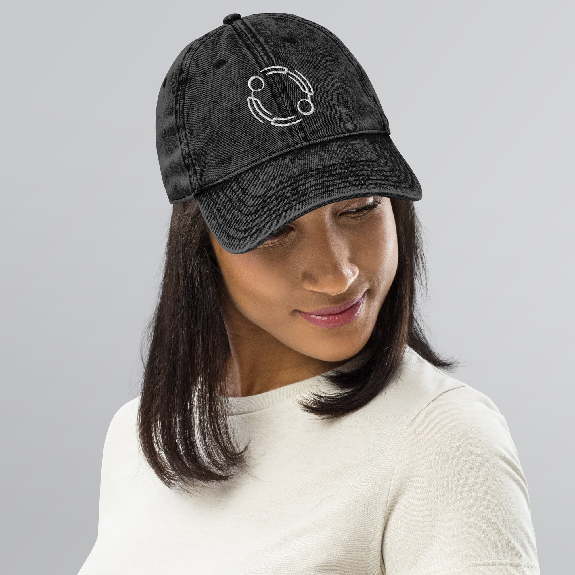SOWASA vintage embroidered snapback cap - Black